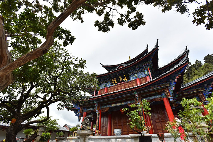 每天一个点今天的游览地是大研古城的木府旁边找了