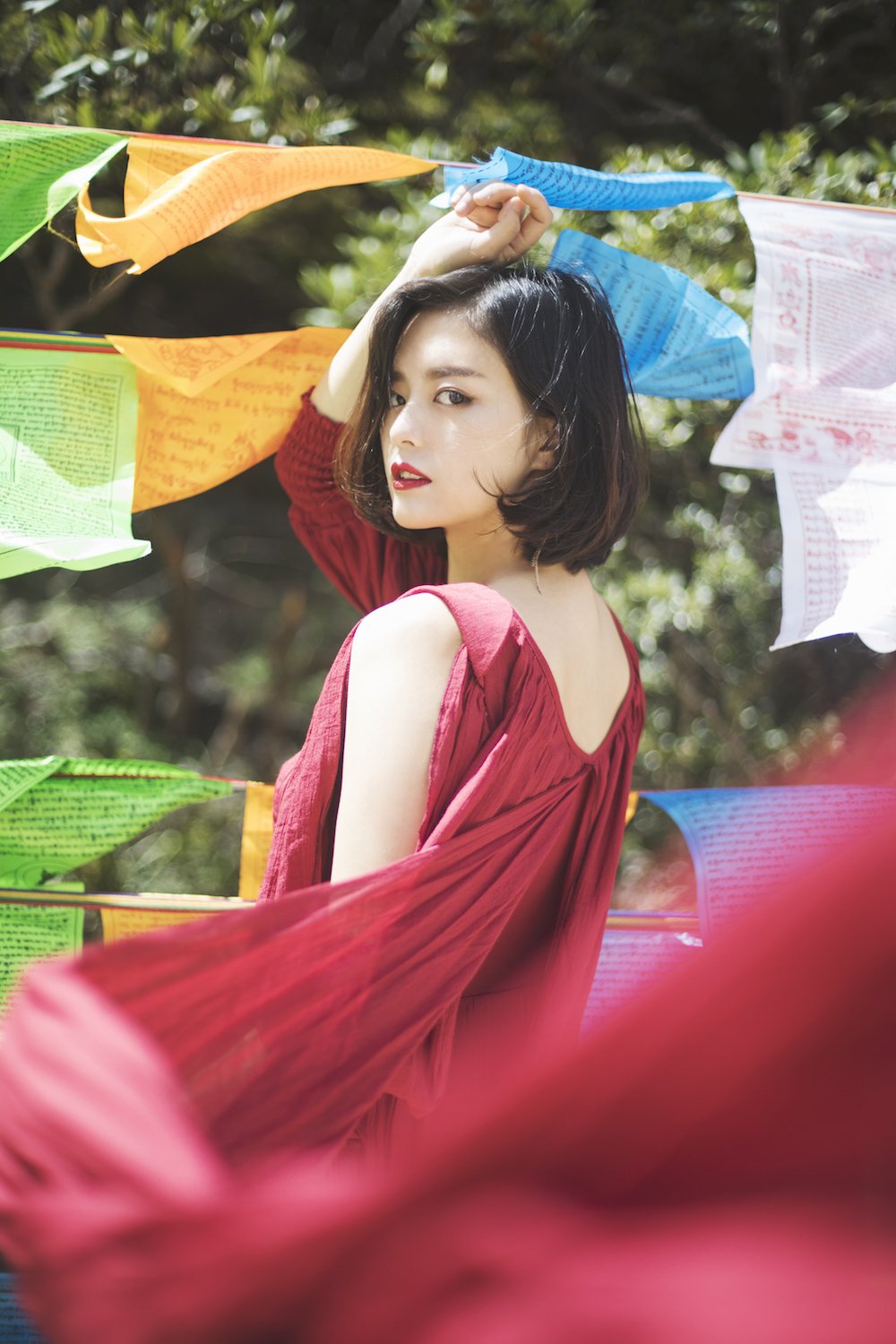 天气晴好时,眺望远处的雪山,会有种圣洁仙境的感觉.