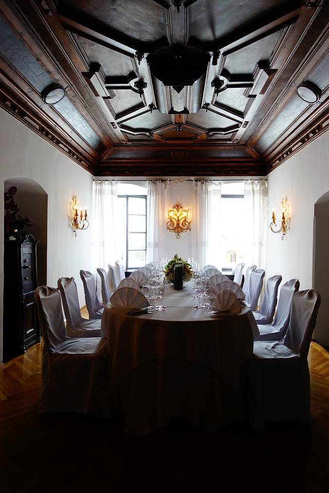 圣彼得酒窖餐厅