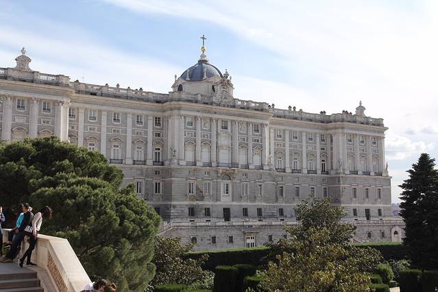 阿尔穆德娜大教堂