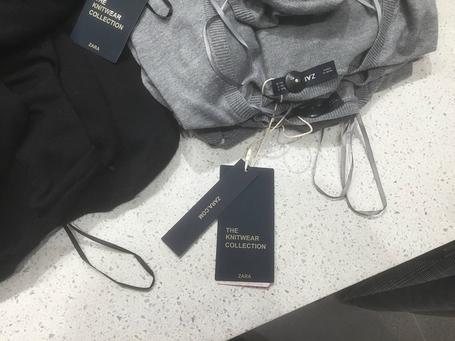 21看店里服饰一如既往地非常时尚 非常突破的一面 非常适宜的颜色搭配 来逛的女顾客也特别多 Zara 大阪心斎橋店 评论 去哪儿攻略