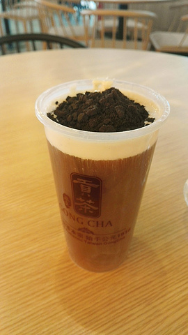 【贡茶】奶盖绿,奶盖比coco的奶味还要浓,黑色的是奥利奥碎.