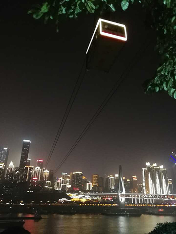 三四月份重庆旅游应该带哪些衣物(冬天去重庆旅游需要带什么东西)(图3) 2019重庆游玩攻略,重庆交通/住宿/行程/