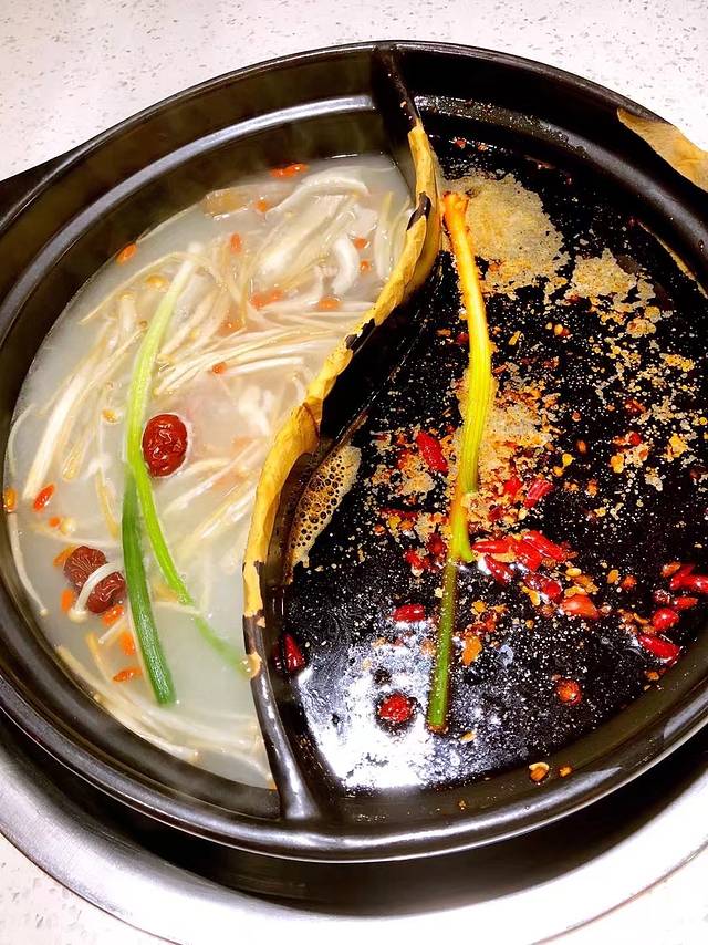 钢管厂五区小郡肝串串香(新华公园总店)