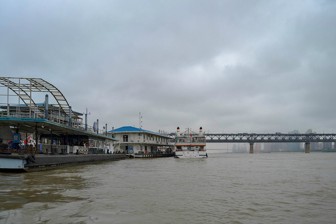 武汉关码头下船,就是汉口江滩的地标性建筑——江汉关博物馆