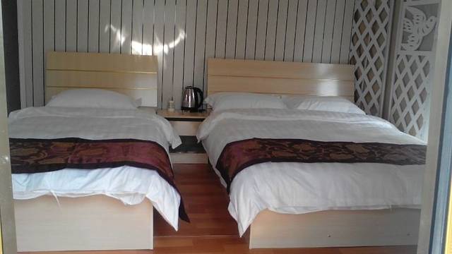 张北坝上草原聚汗轩农庄