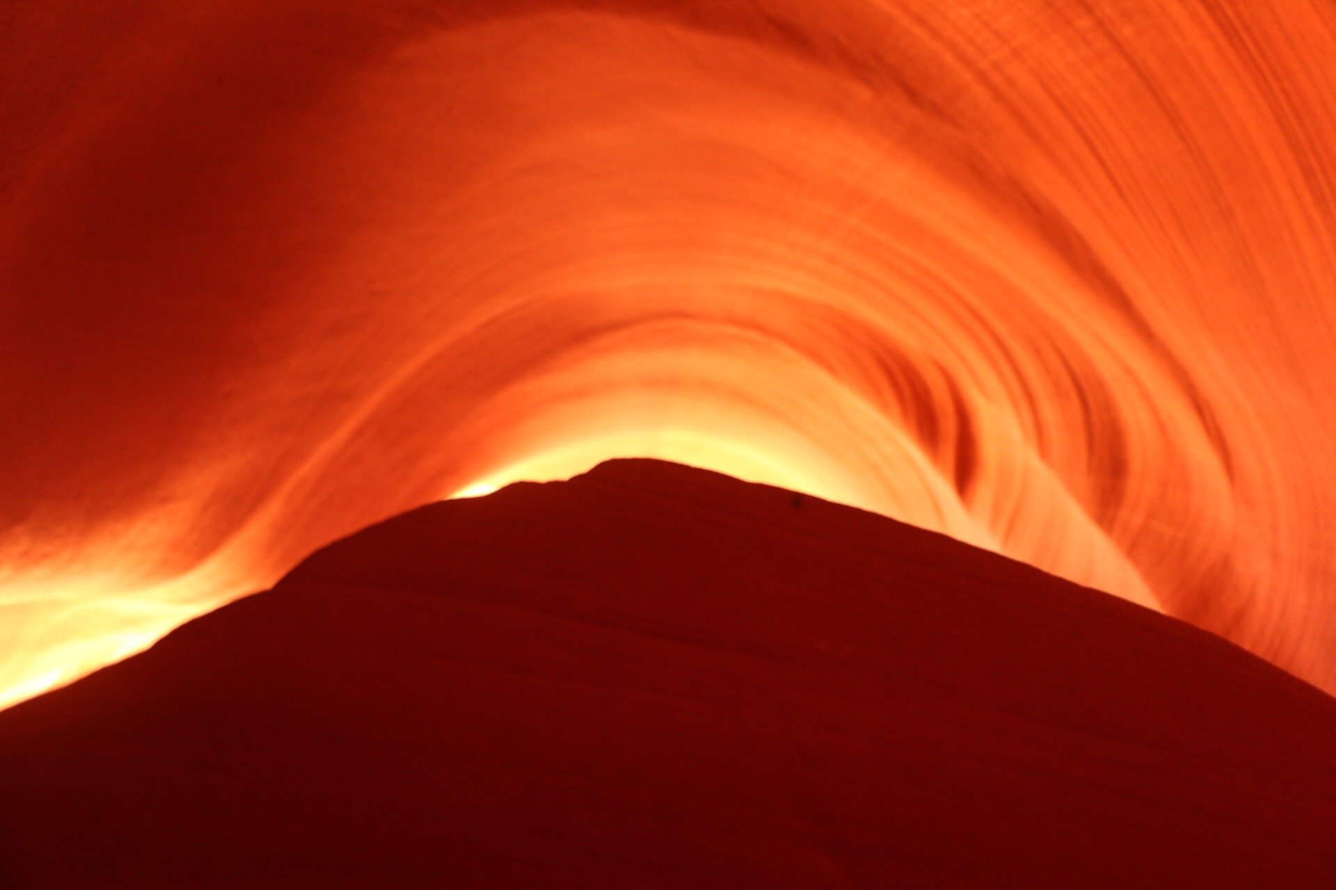 光影很好看.我们很多时候拍照印第安导游都帮忙洒沙,以方便捕捉光.