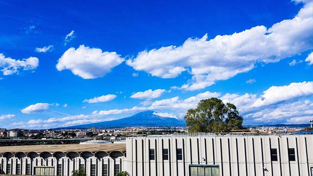 大教堂广场和圣阿加塔大教堂