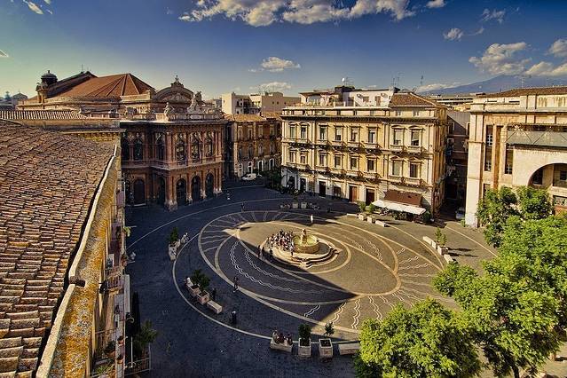 意大利还能穷游?卡塔尼亚,一个面朝大海背靠火