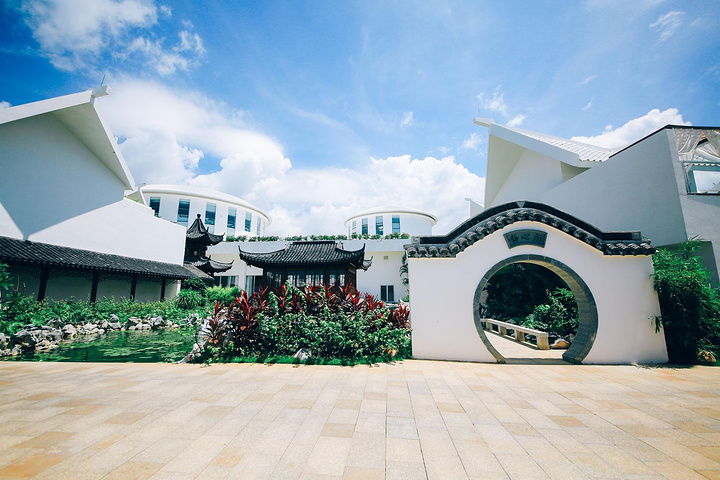 我这一次在迎宾馆入住的是豪华海景泳池别墅_三亚华宇亚龙湾迎宾馆&