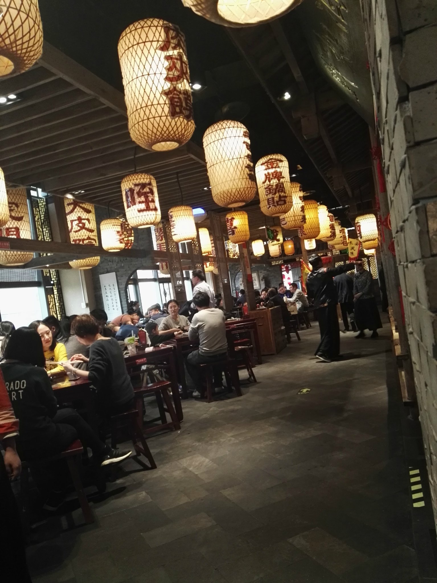 2018长安大排档(赛格国际店)美食餐厅,好多好吃的,每样都想来一些.