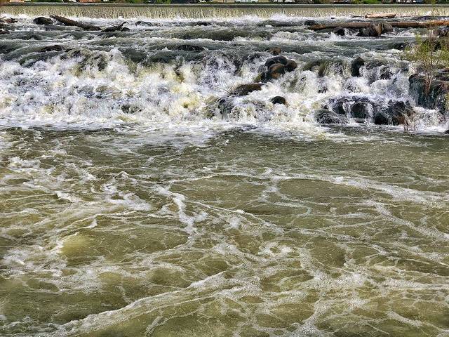 爱达荷人工瀑布