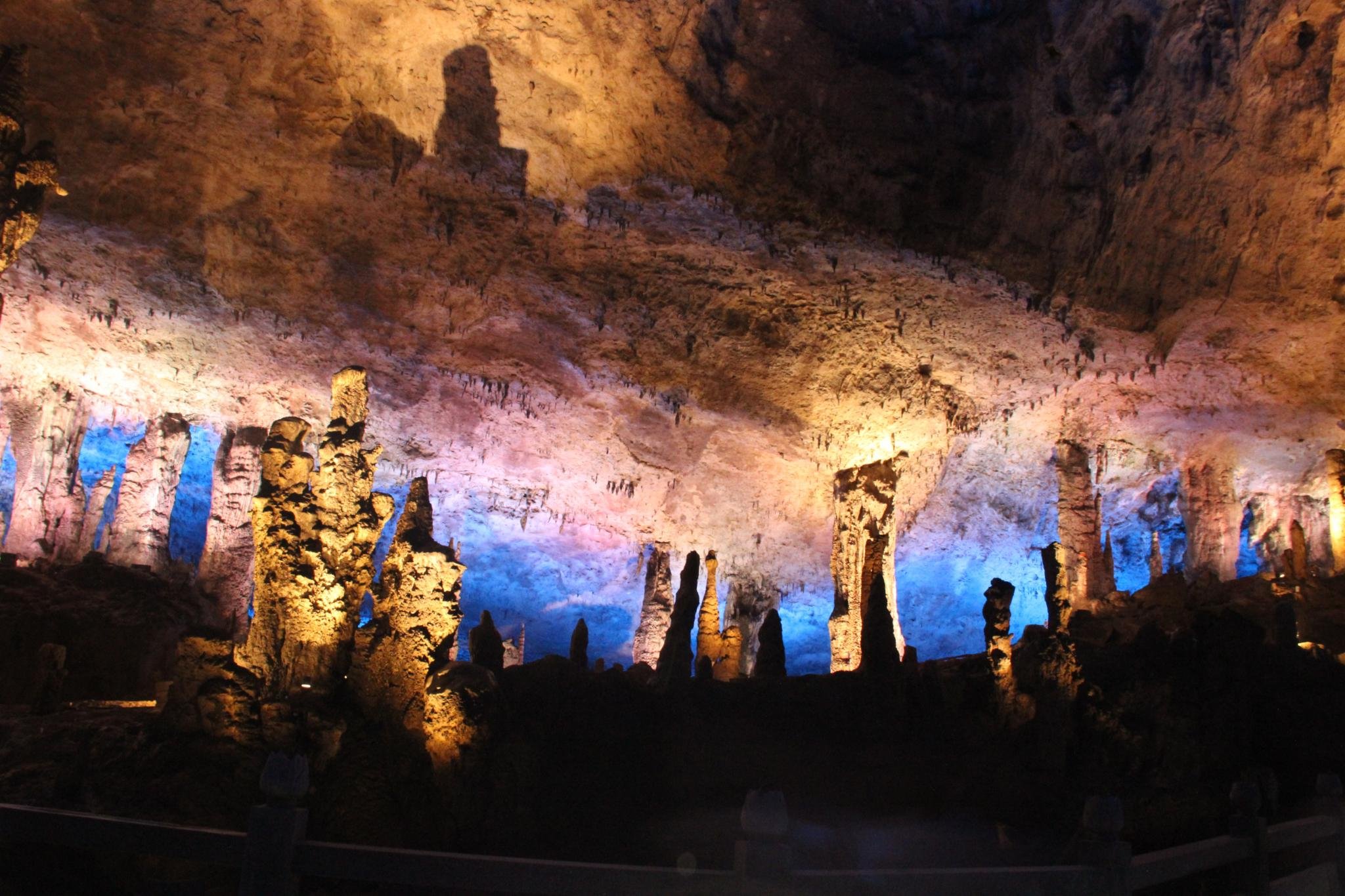 张家界九天洞：千呼万唤始出来