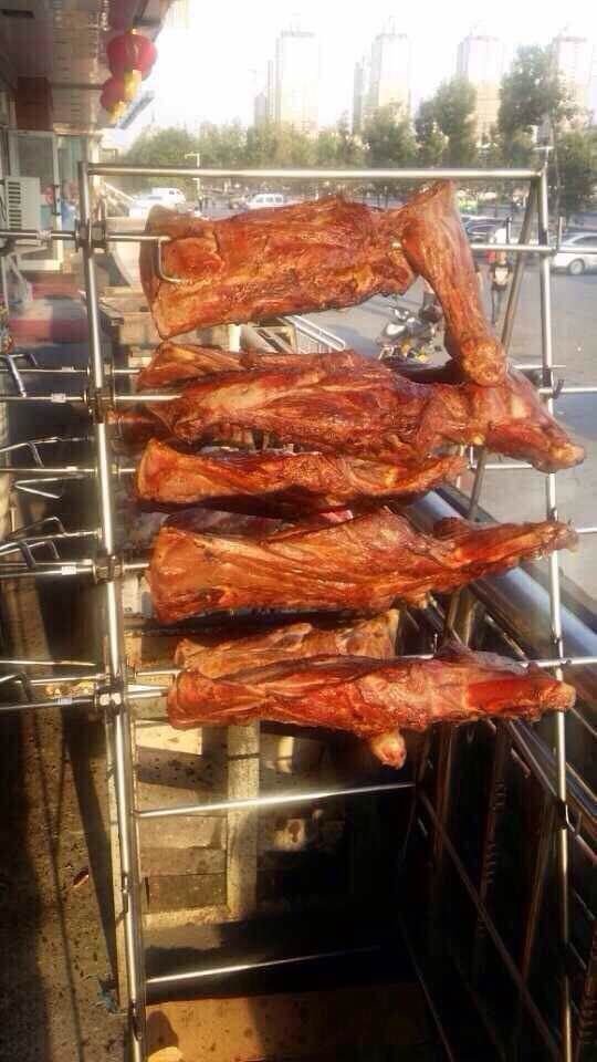 西域风情炭火烤羊腿