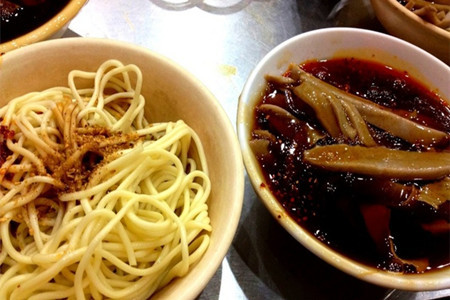 杨记灌肠店旅游攻略