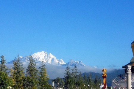 89 首页 景点详情丽江金塔金塔巍然屹立于蛇山之巅,广为信