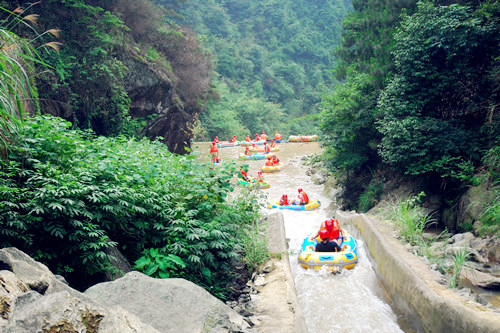 响水洞漂流