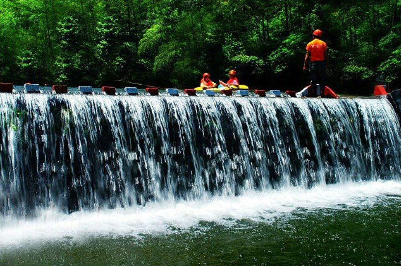 四明山北溪漂流地处有"天然氧吧","避暑胜地"之称的余姚四明山腹地