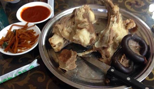 玛拉沁(都兰小区东北)