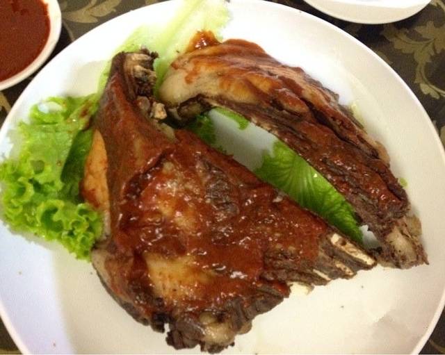 玛拉沁(都兰小区东北)