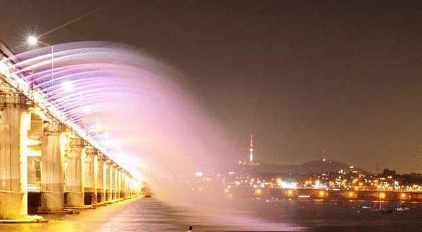 盘浦大桥月光彩虹喷泉