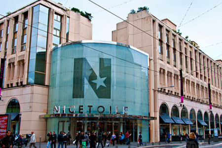 尼斯之星购物中心