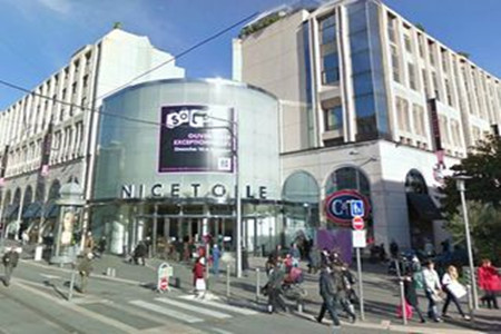 尼斯之星购物中心