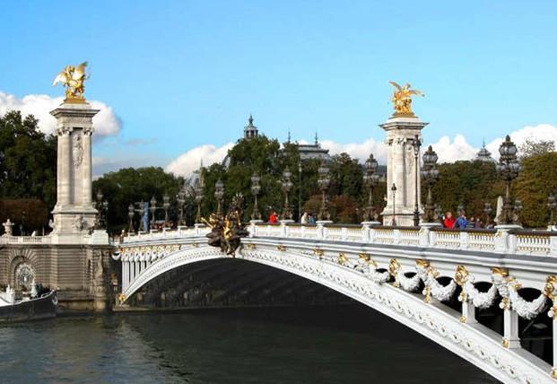 亚历山大三世桥