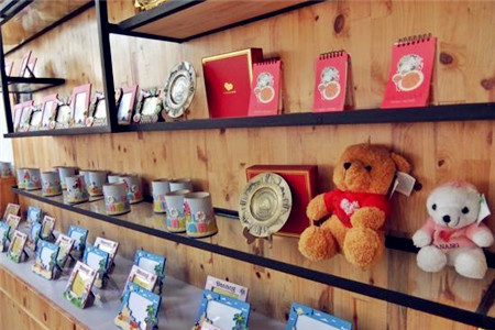 Da Nang Souvenirs & Cafe