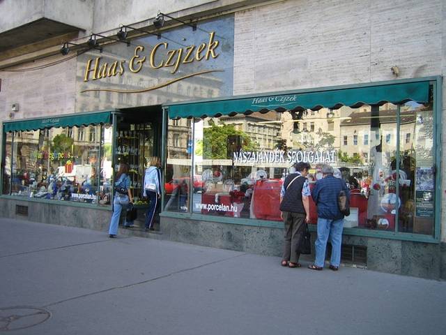 Haas & Czjzek