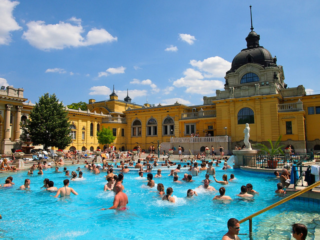 塞切尼温泉浴场