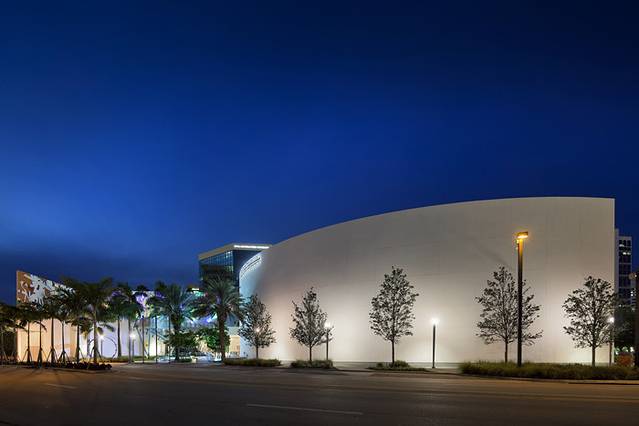 劳德代尔堡艺术博物馆