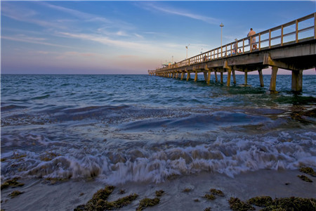 劳德岱尔堡海滩