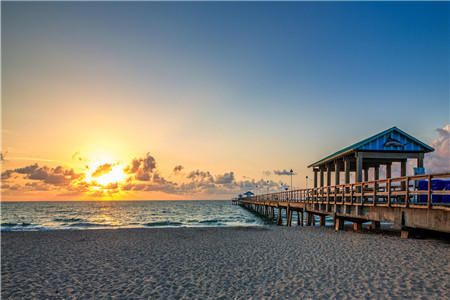 劳德岱尔堡海滩