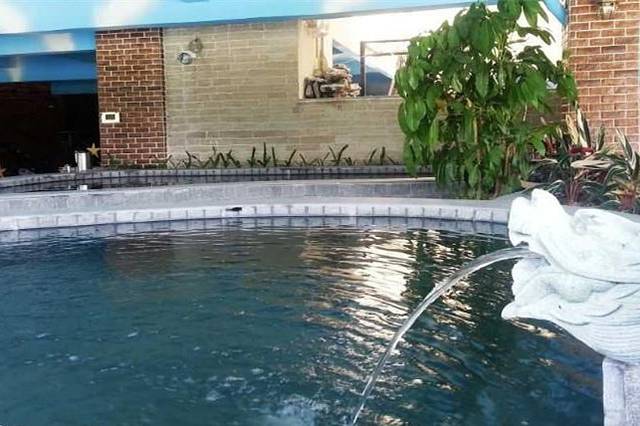 毅华河畔温泉会所