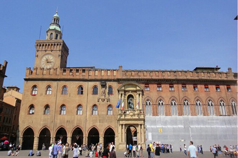 博洛尼亚市政厅