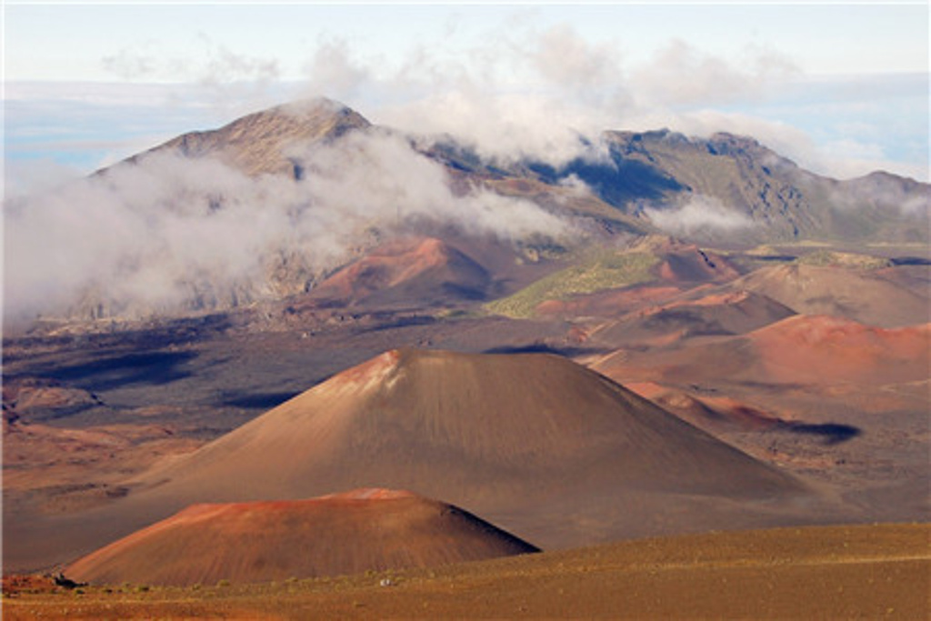 哈莱阿卡拉火山口