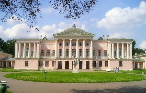 奥斯坦基诺庄园