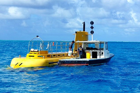 美人鱼号观光潜水艇