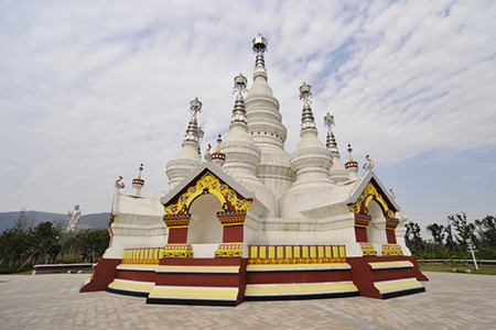 灵山胜境-曼飞龙塔