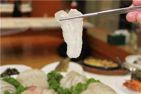 月尾岛生鱼片店