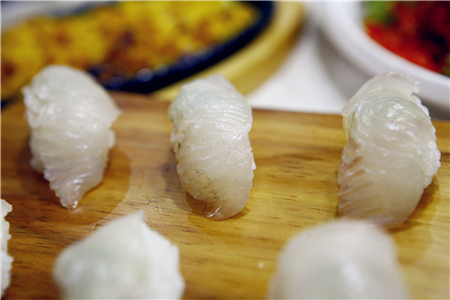 月尾岛生鱼片店