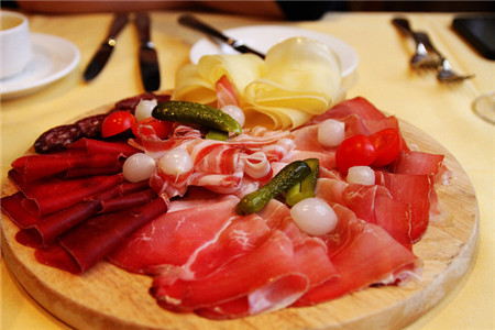 Sacré Bon Restruant