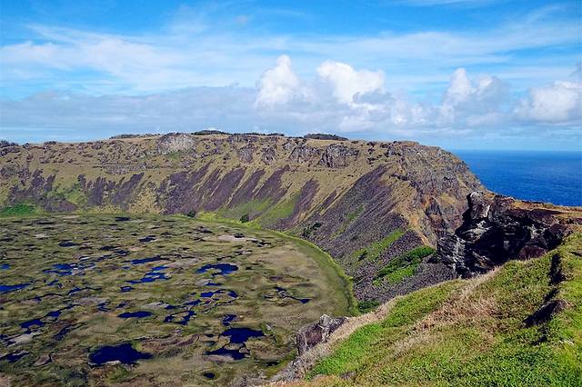 拉诺卡乌火山湖