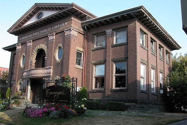 安妮女王公共图书馆