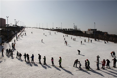 白鹿原滑雪场