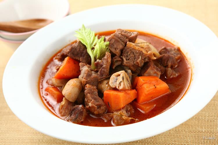 红酒炖牛肉