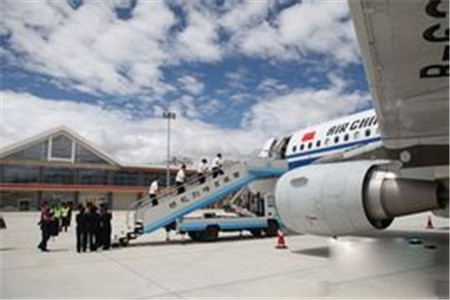 日喀则和平机场