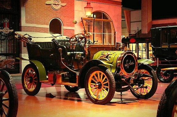 洛曼汽车博物馆