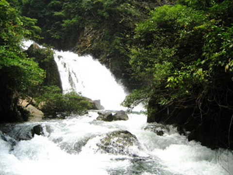 拉滩瀑布旅游景点图片